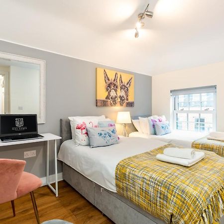 Town Center Apartment With 55” Smart Tv+Netflix Andover Buitenkant foto