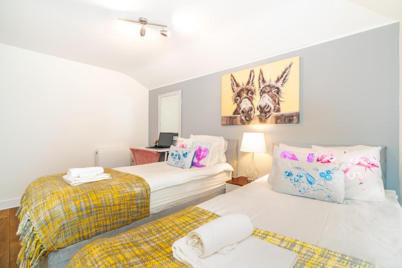 Town Center Apartment With 55” Smart Tv+Netflix Andover Buitenkant foto